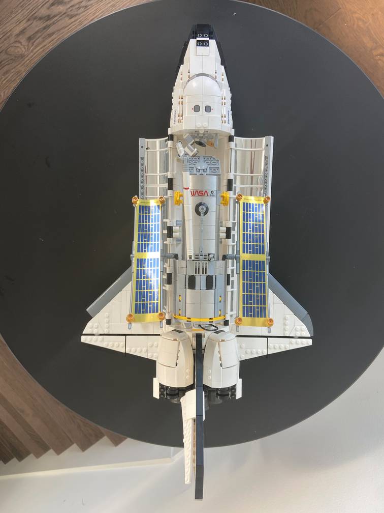 Space Shuttle Discovery