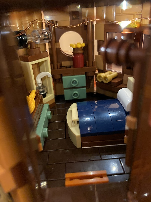 Tree house room details